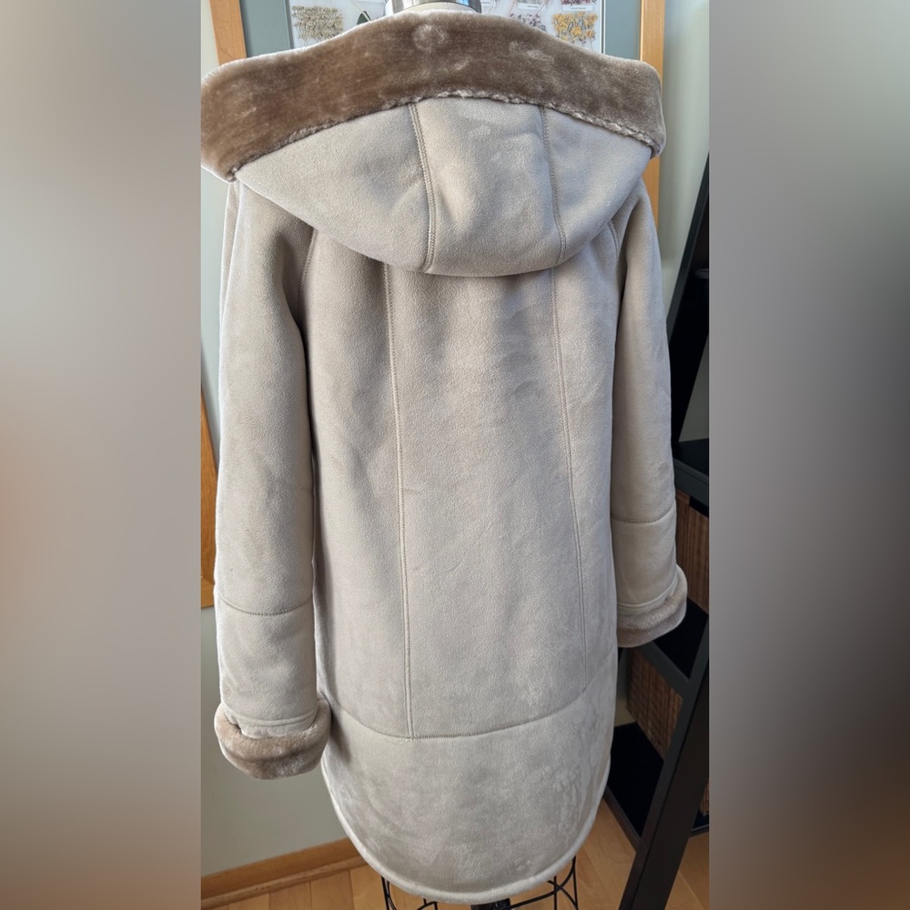 Gallery Women's Faux Suede and Fur Cozy Style Coat in Cream sized S - Picture 3 of 12